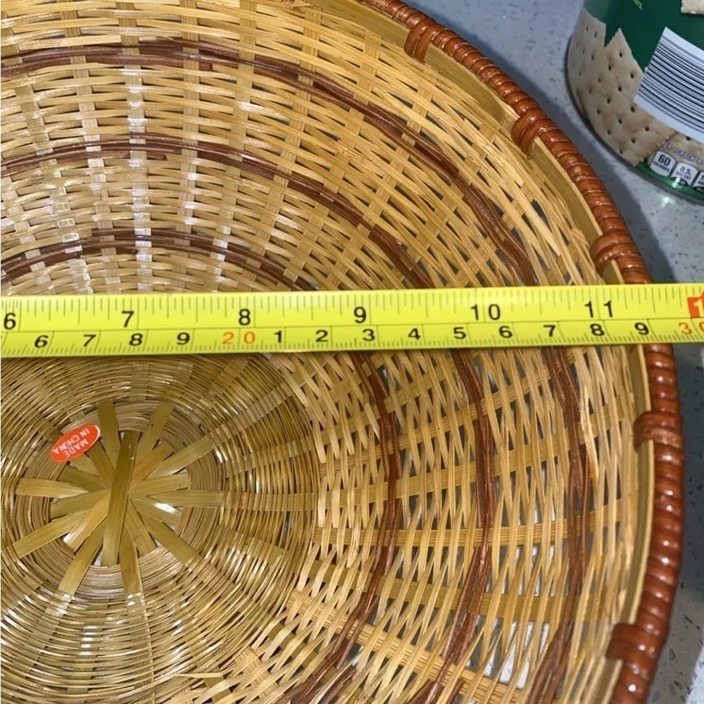 Round Footed Wicker Bread Basket Centerpiece‎ 12’Inch Diameter. 5 Inch Tall.